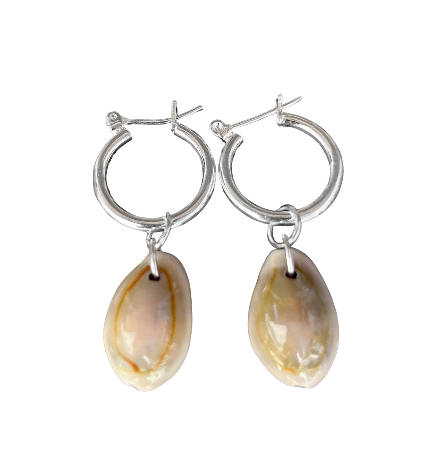 qʷ. Cowrie Earrings