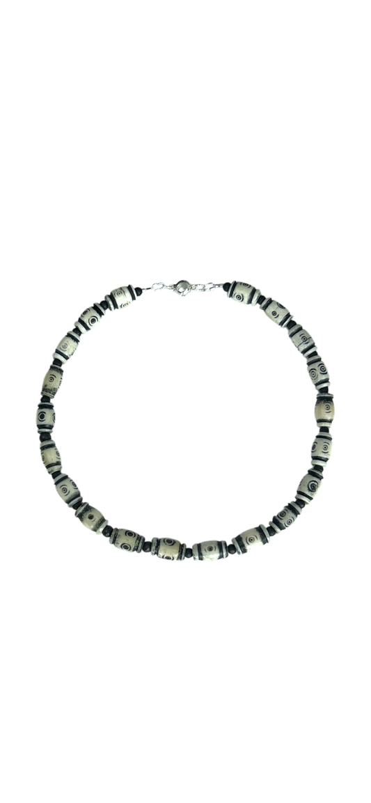 b.  x̣wi?-Qweyqway 01